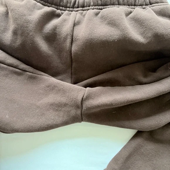 Aritzia Cozy Sweatfleece Mega Straight Sweatpant - Picture 5 of 6